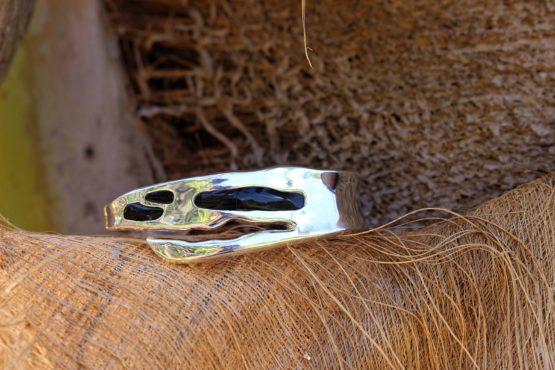 Island Bracelet with Onyx