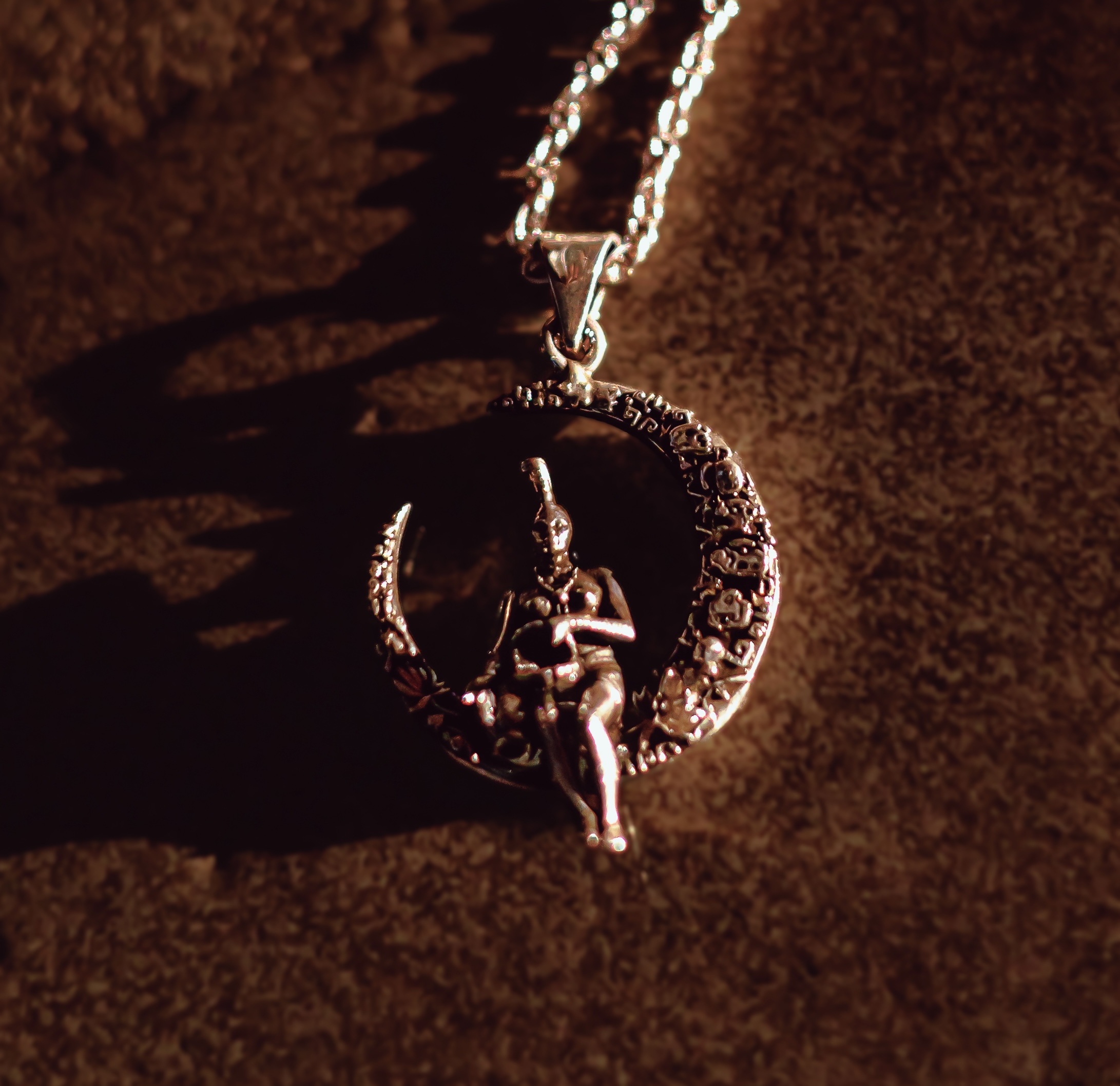 Ixchel / moon pendant - Image 4