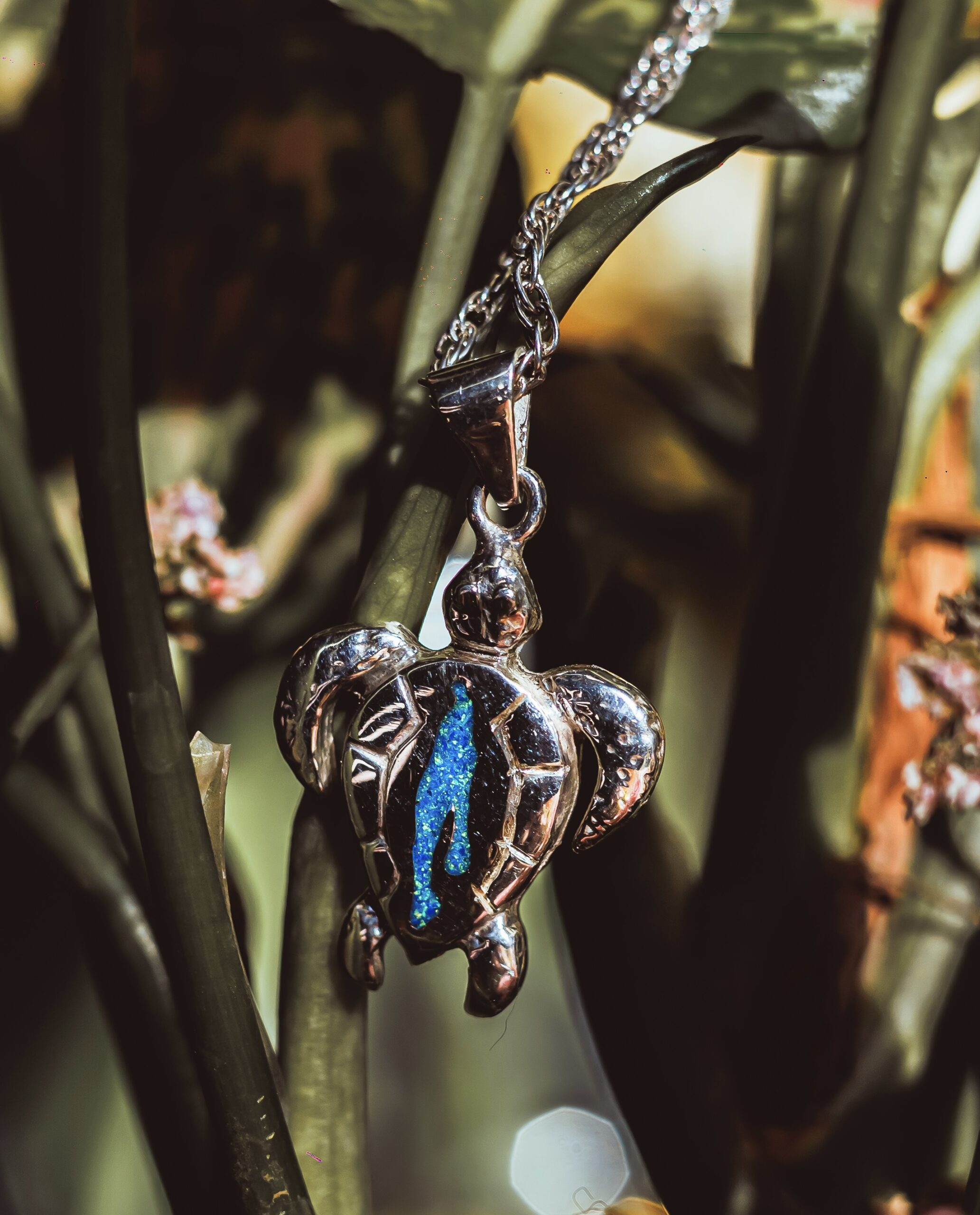 Isla - turtle pendant - Image 3